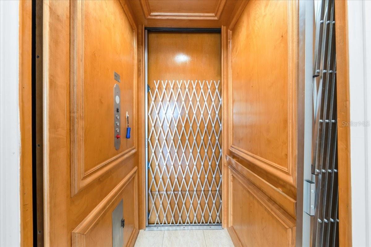 5501 CLIPPER CT — photo 25
