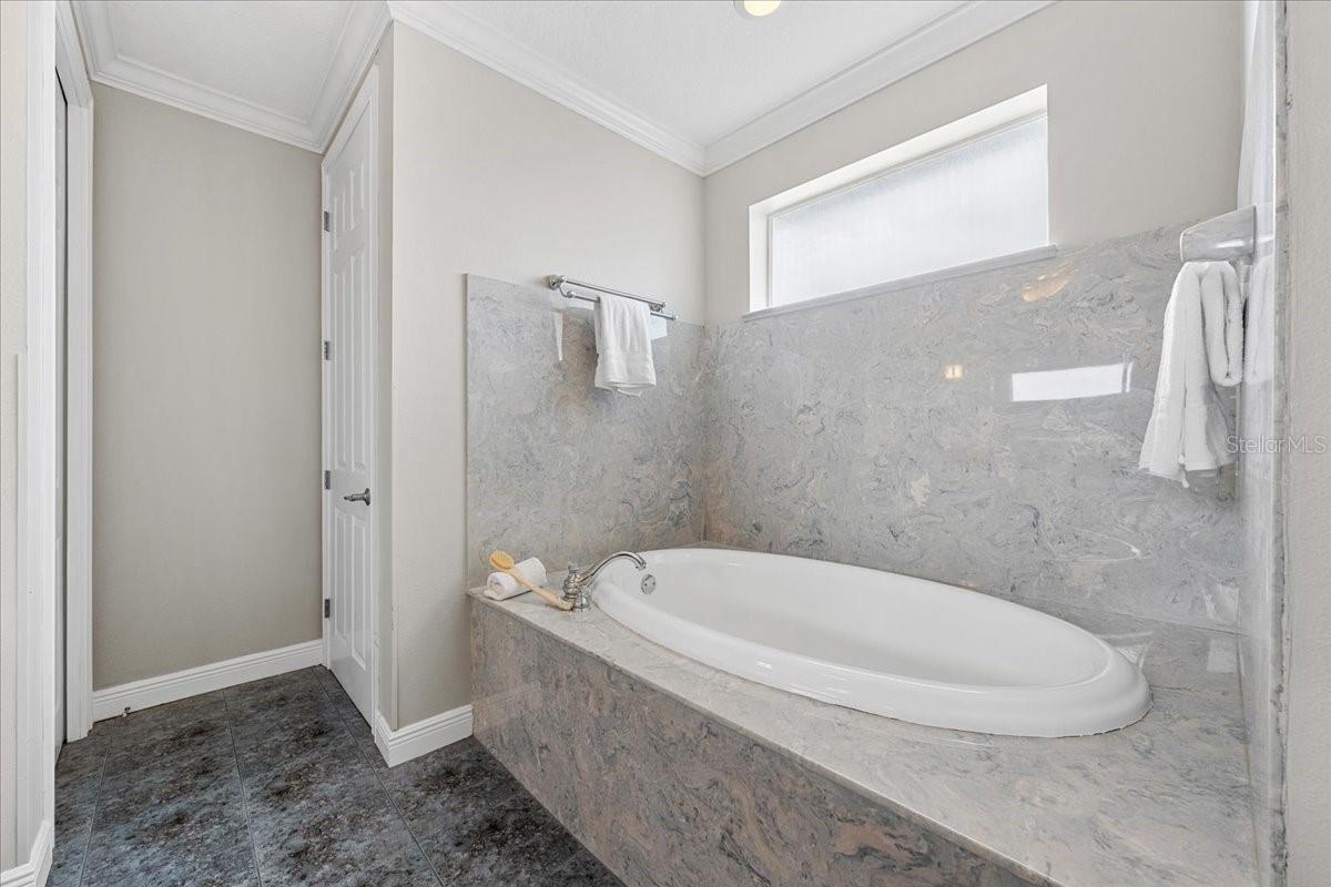 5501 CLIPPER CT — photo 35