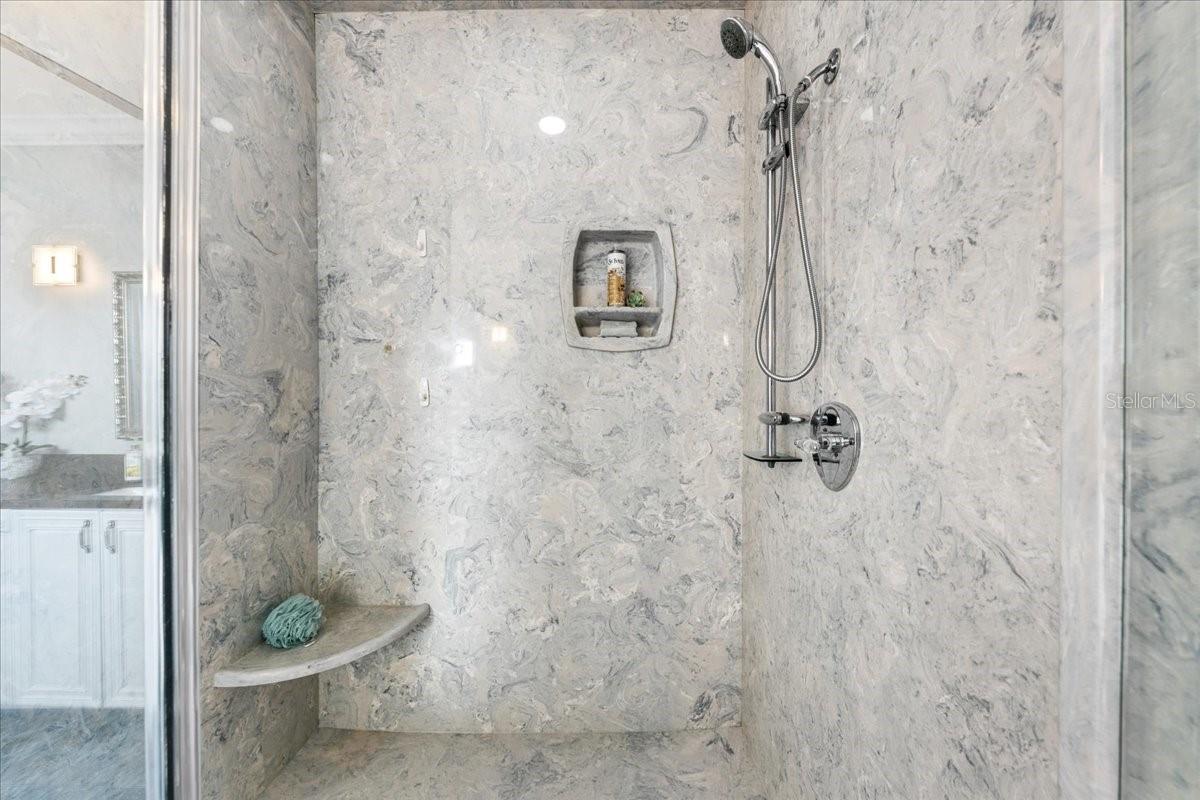 5501 CLIPPER CT — photo 37