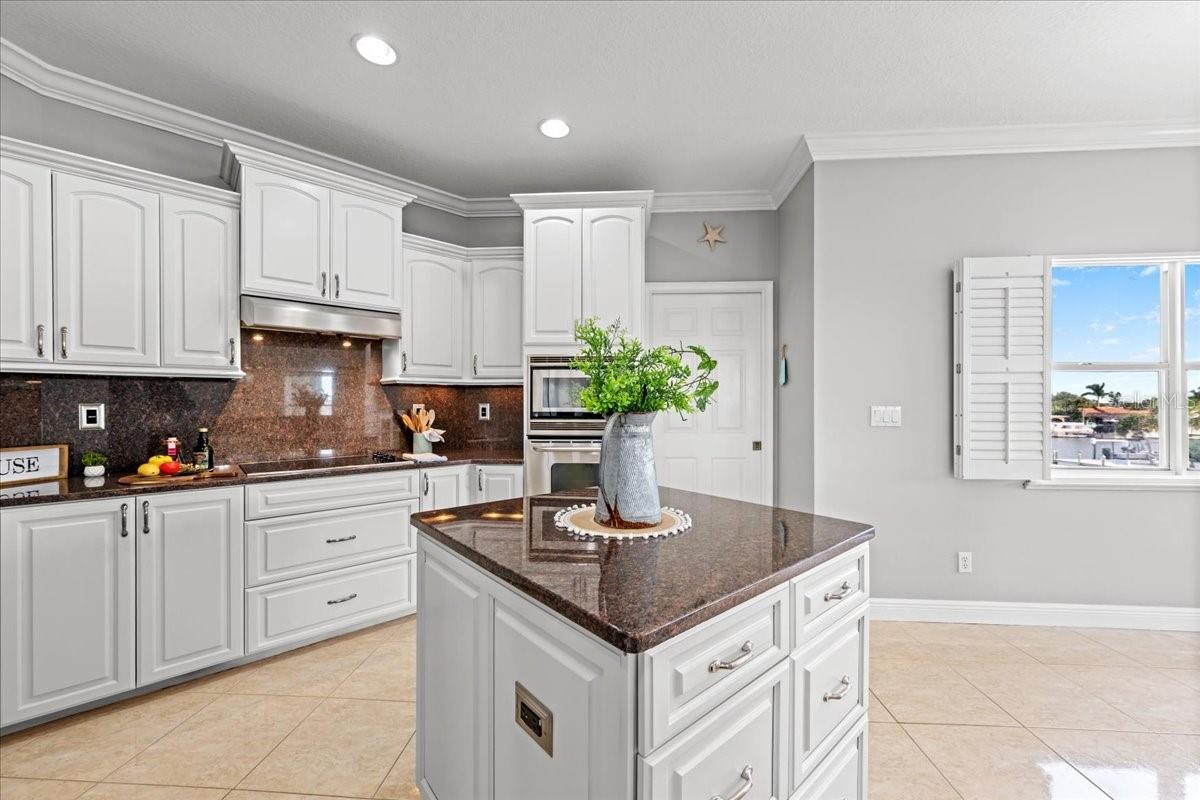 5501 CLIPPER CT — photo 56