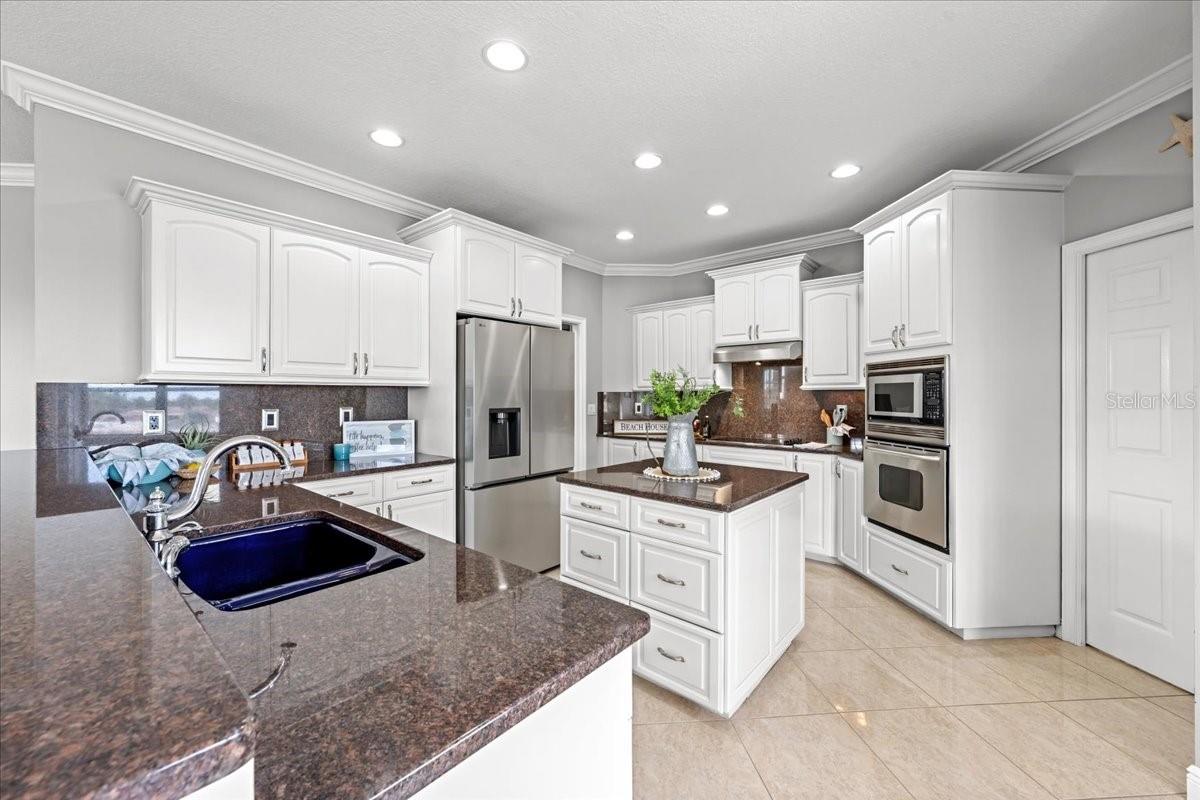 5501 CLIPPER CT — photo 58