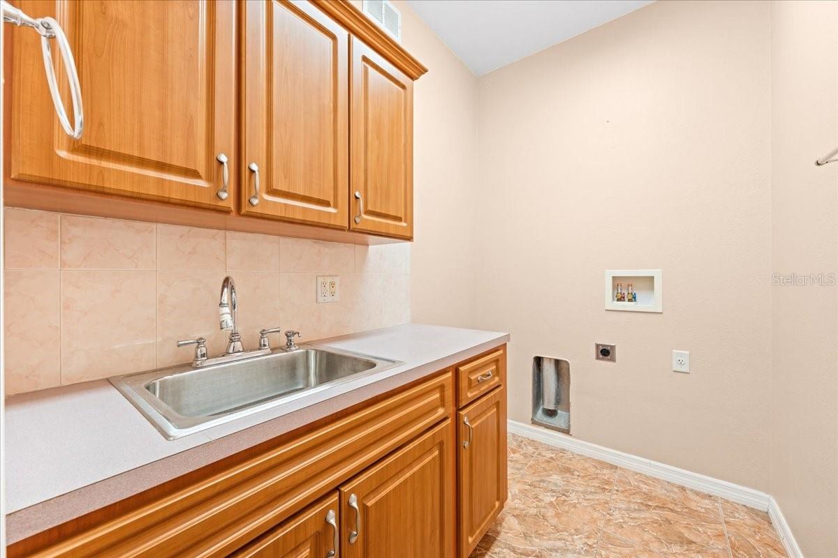 5501 CLIPPER CT — photo 67