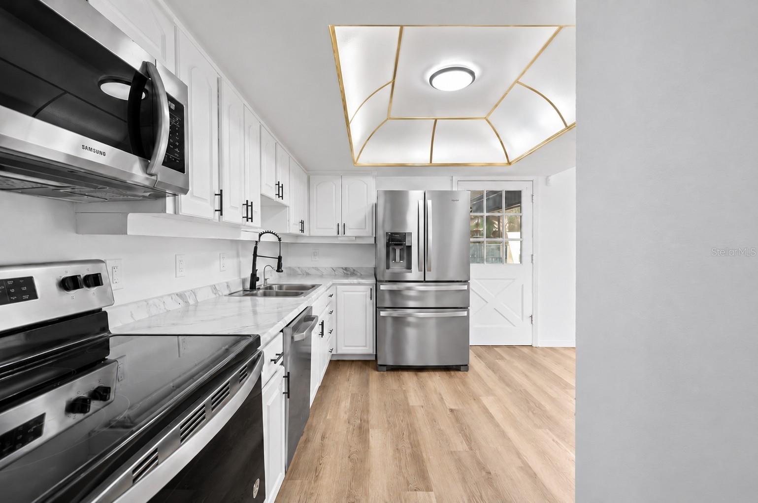 146 LAGO VISTA BLVD — photo 3