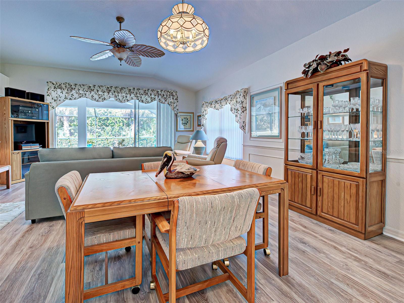 201 KING PALM CT — photo 4