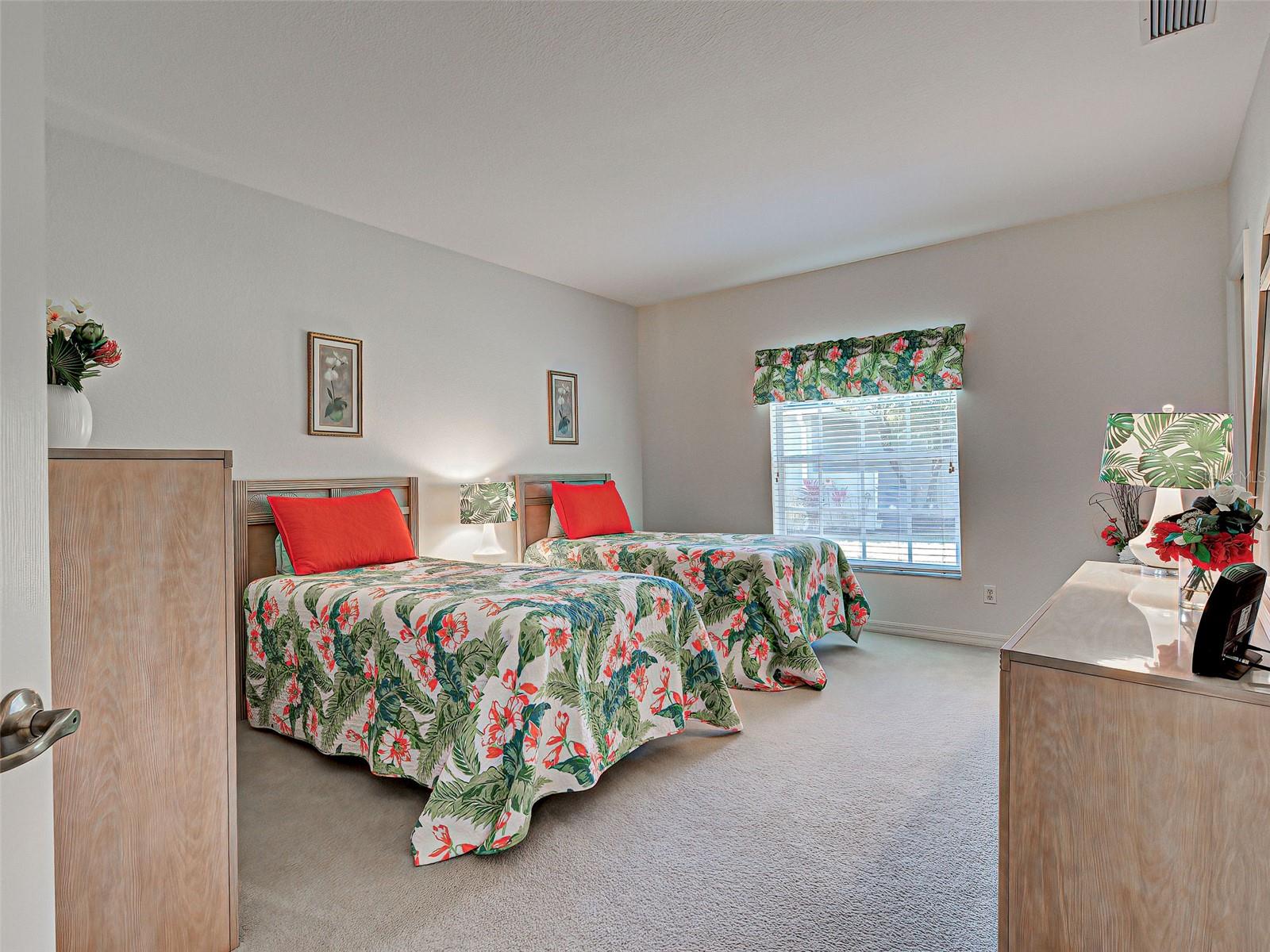 201 KING PALM CT — photo 8