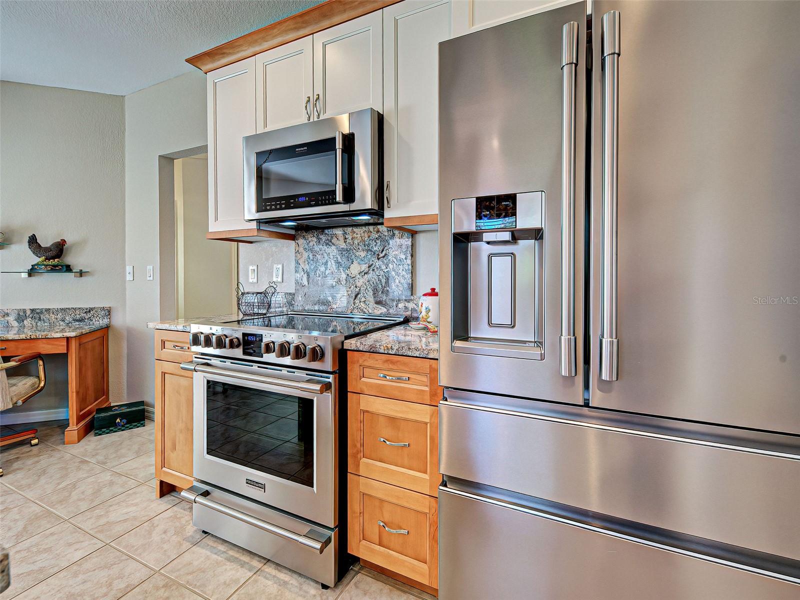 201 KING PALM CT — photo 14