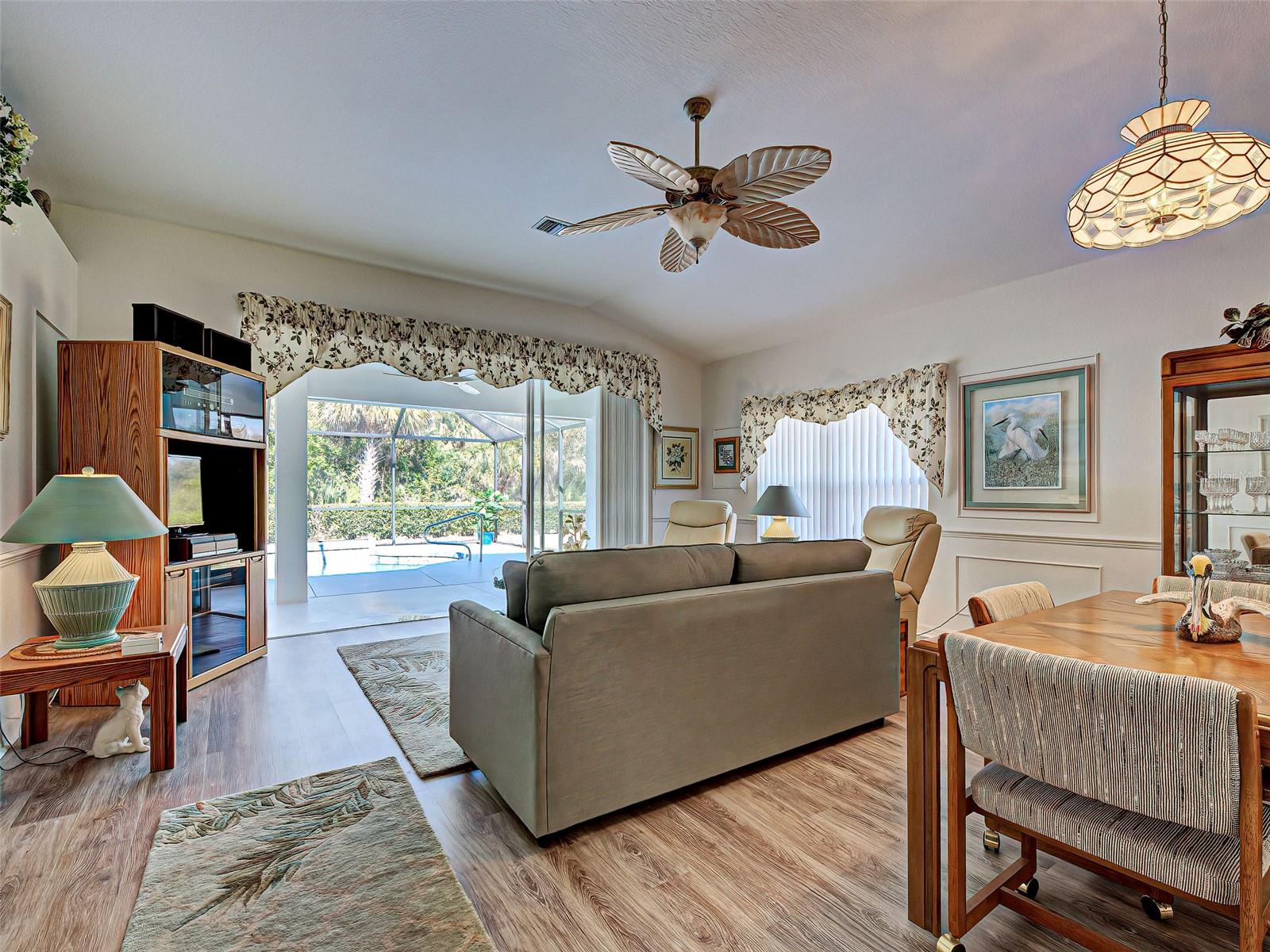 201 KING PALM CT — photo 18