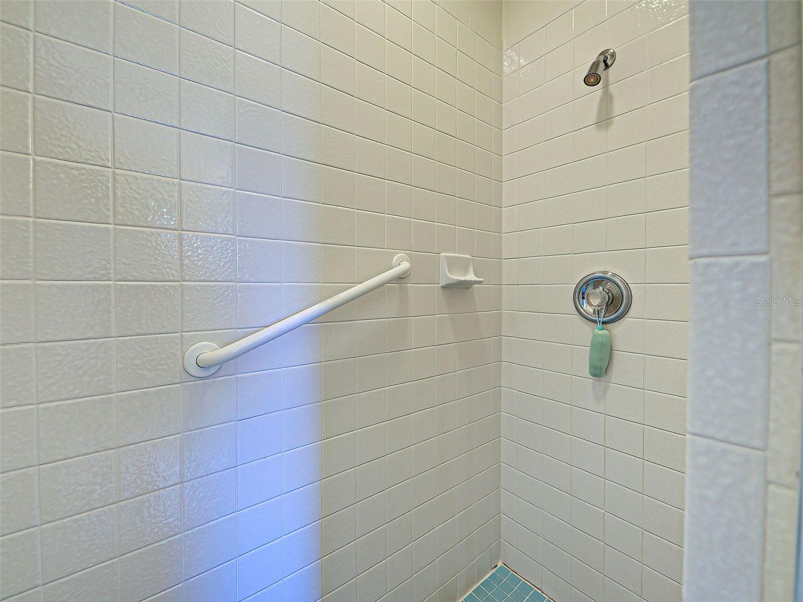 201 KING PALM CT — photo 27
