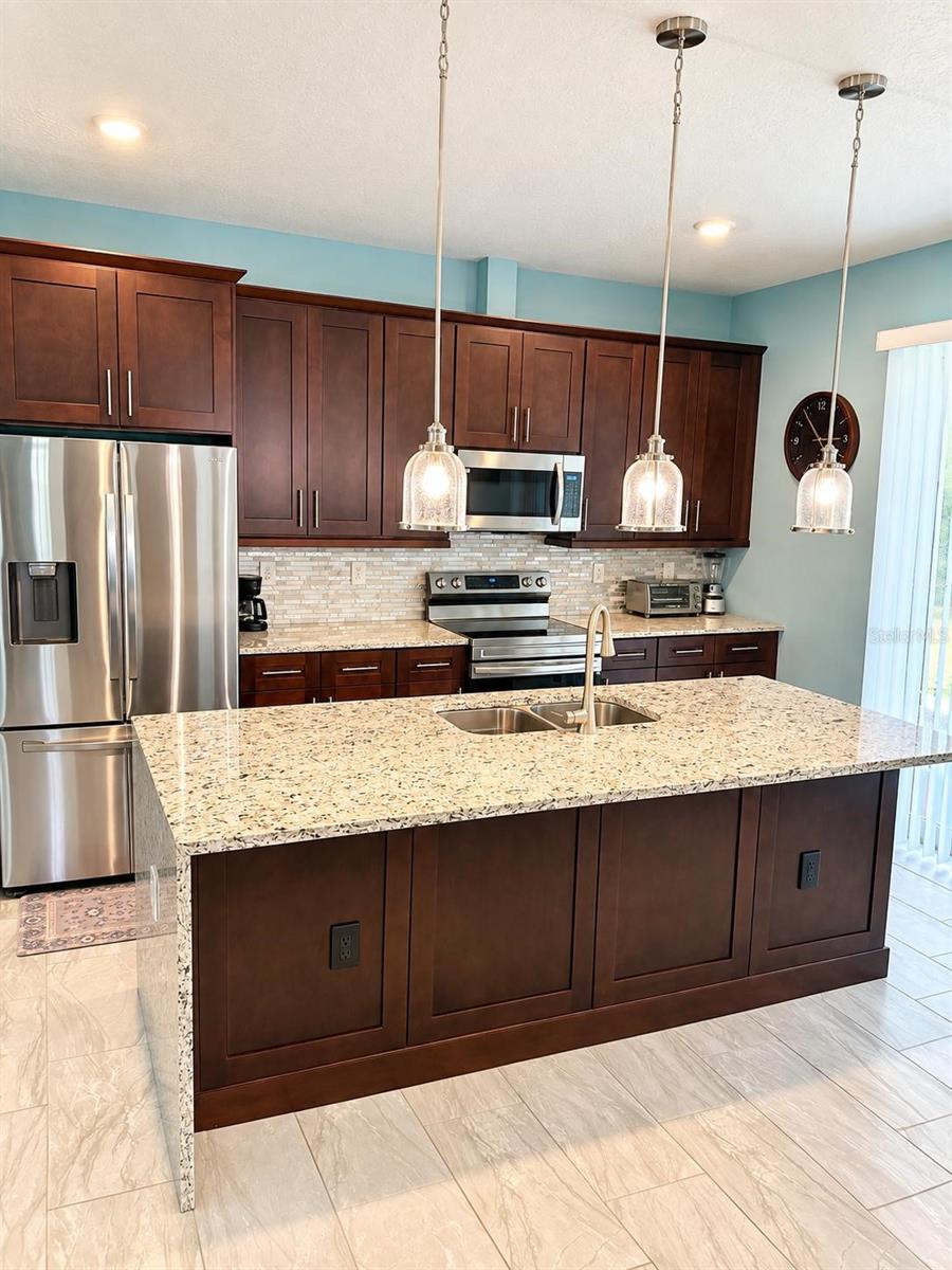 2118 W HAMPSHIRE BLVD — photo 4
