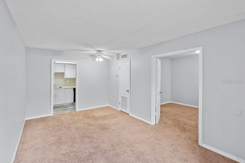 2517 CAPER LN #207 — photo 4