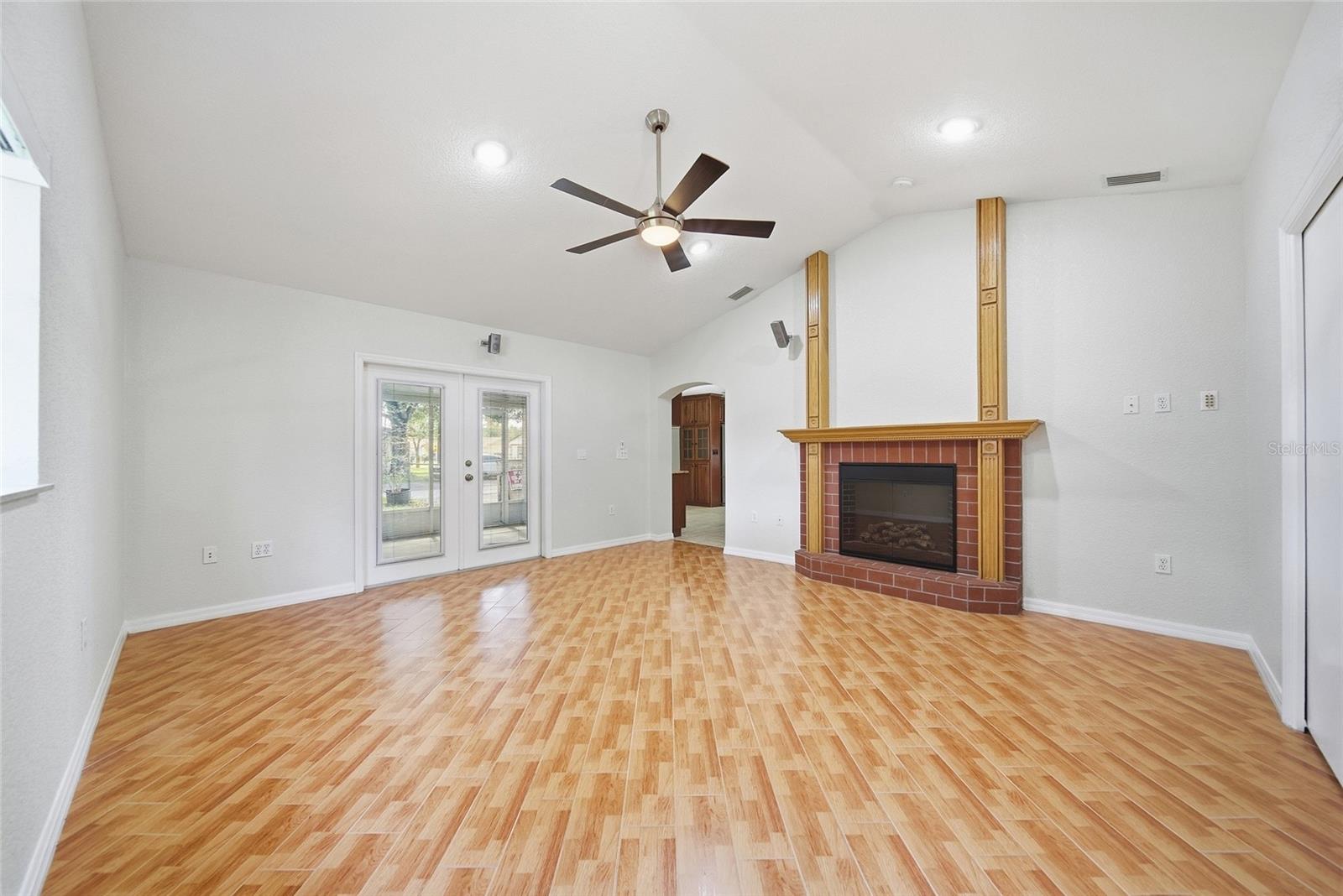 9401 N ROME CIR — photo 5
