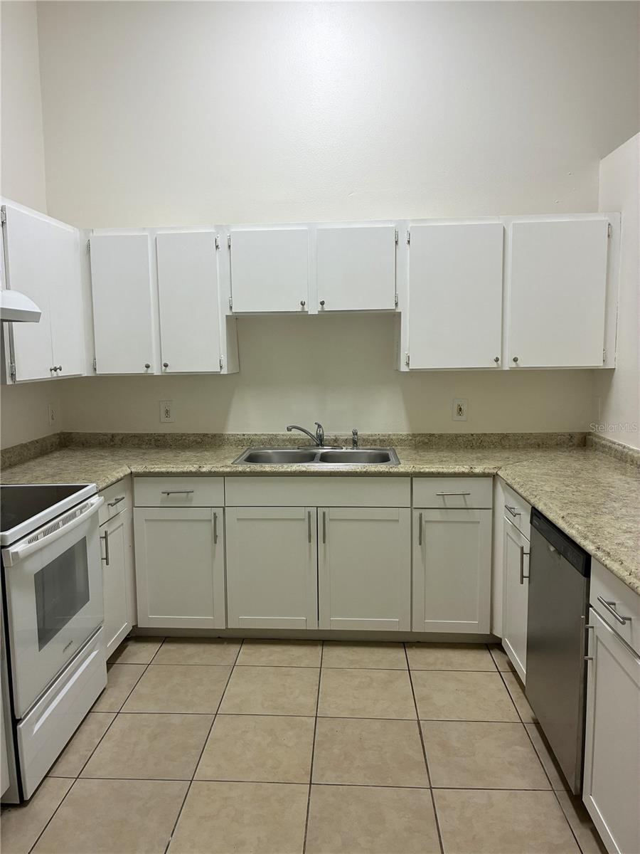 3614 MACHADO ST — photo 4