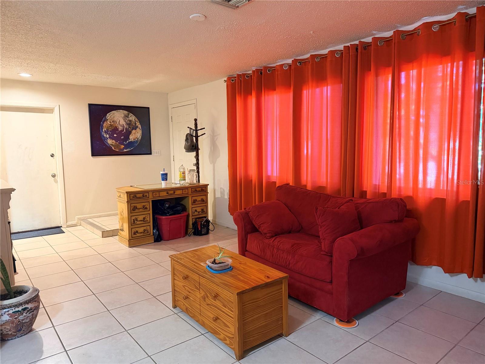 1148 LYLE ST — photo 4