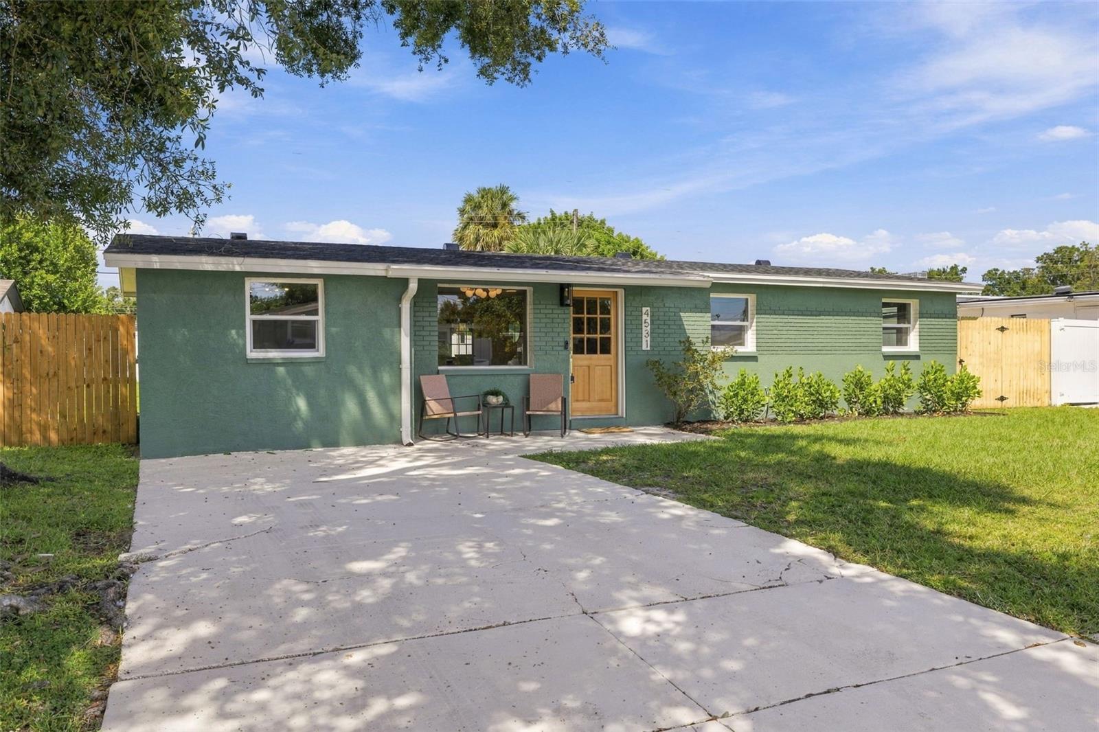 4531 W FERN ST — photo 2