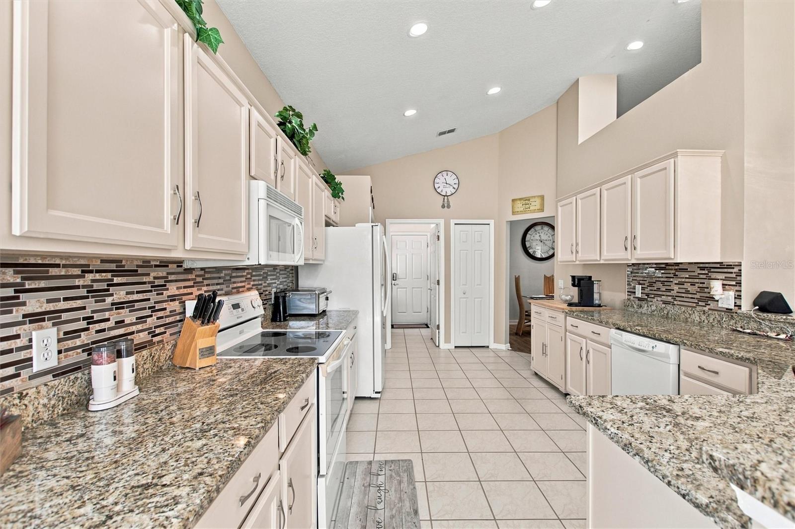 217 FLEMING LN — photo 3