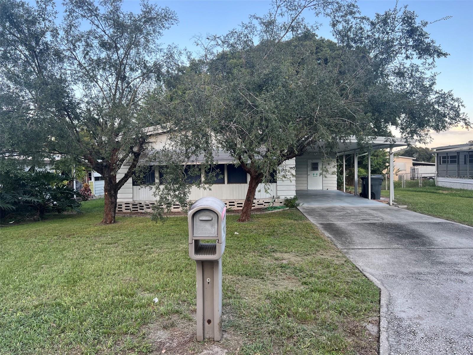 528 SKYLINE DR W photo