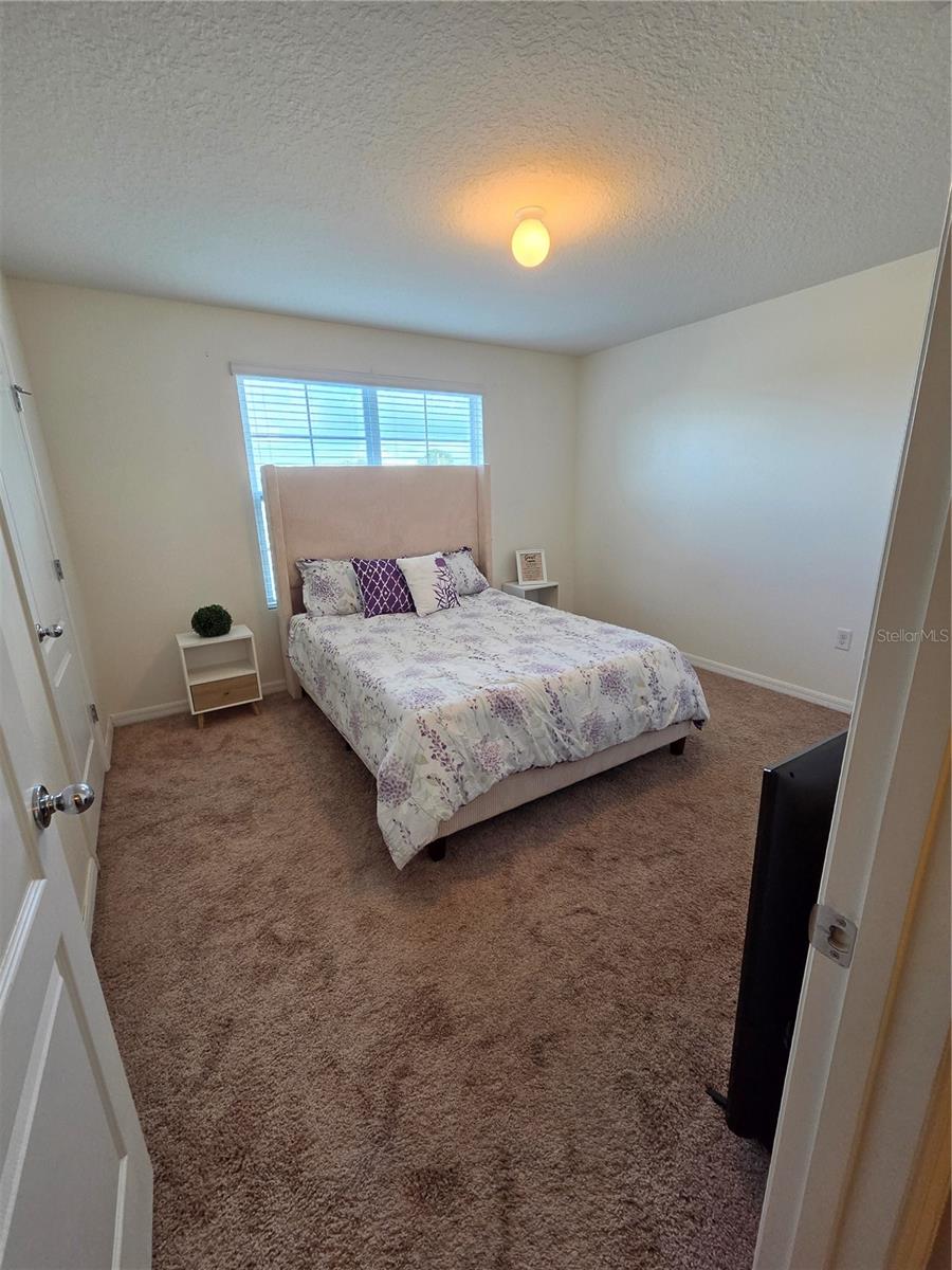 4230 ROBERTA DR — photo 2
