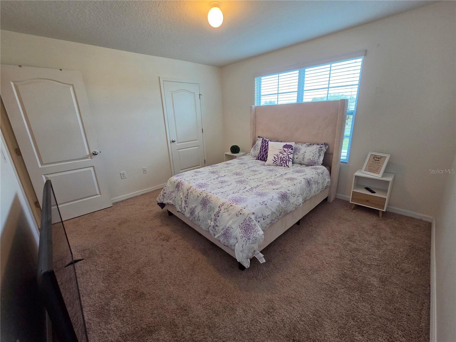 4230 ROBERTA DR — photo 3