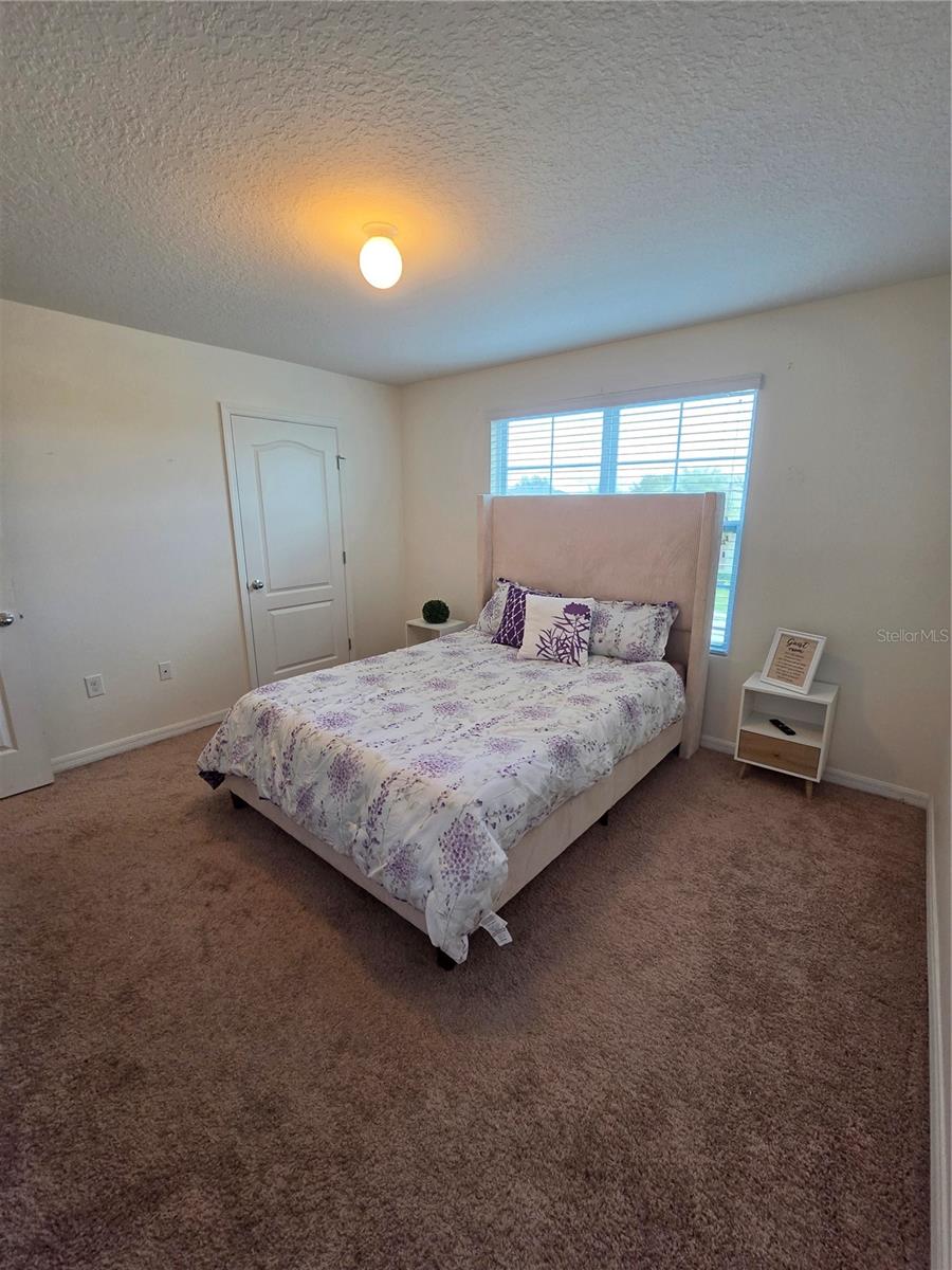 4230 ROBERTA DR — photo 4