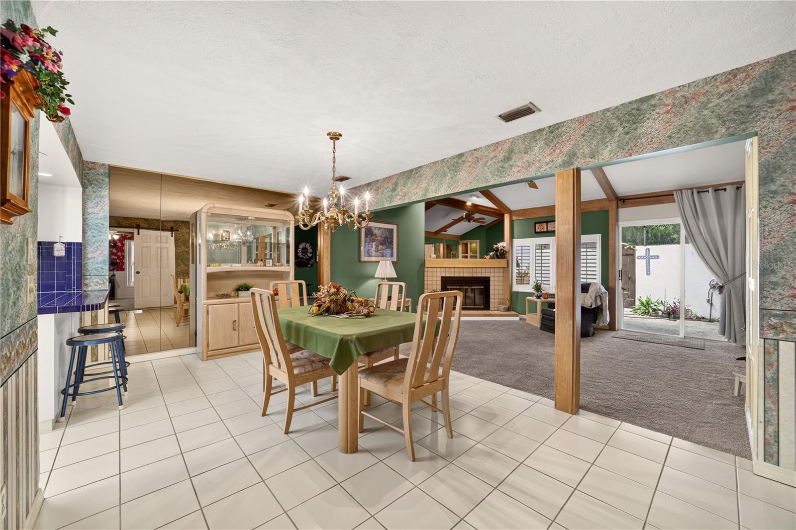 1708 NE 38TH AVE — photo 3