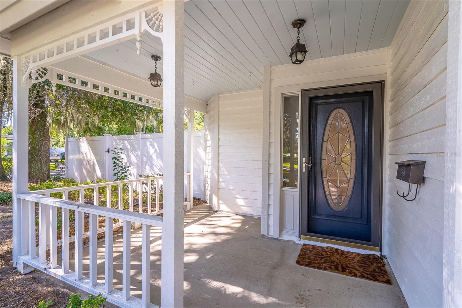 472 MAYFAIR CIR — photo 2