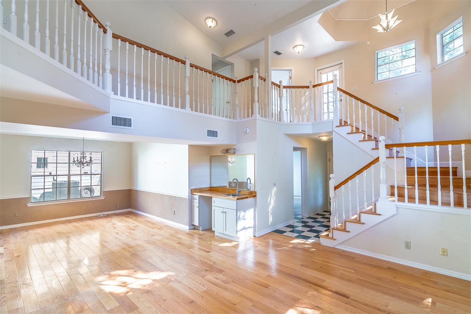 472 MAYFAIR CIR — photo 4