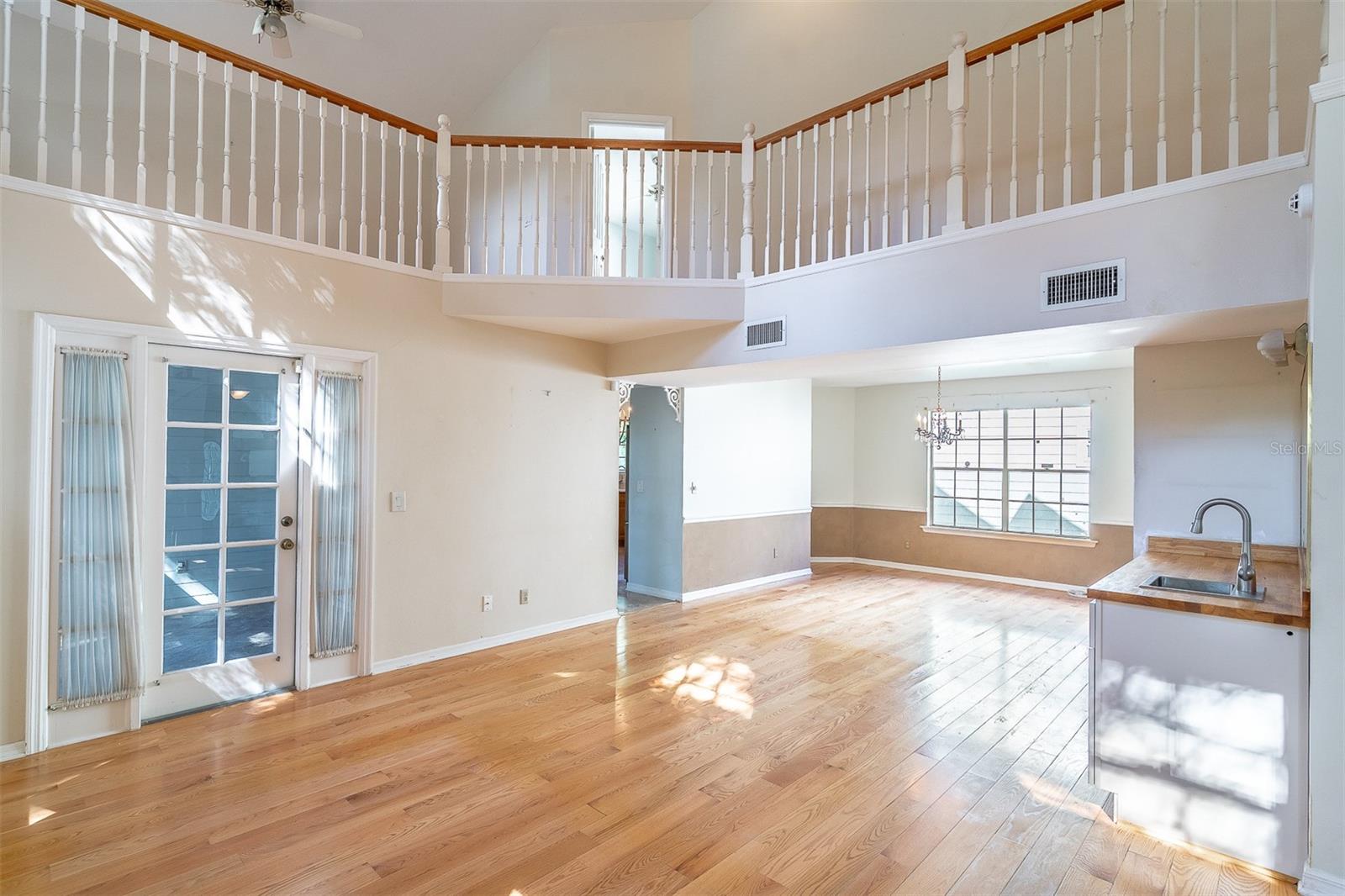 472 MAYFAIR CIR — photo 6
