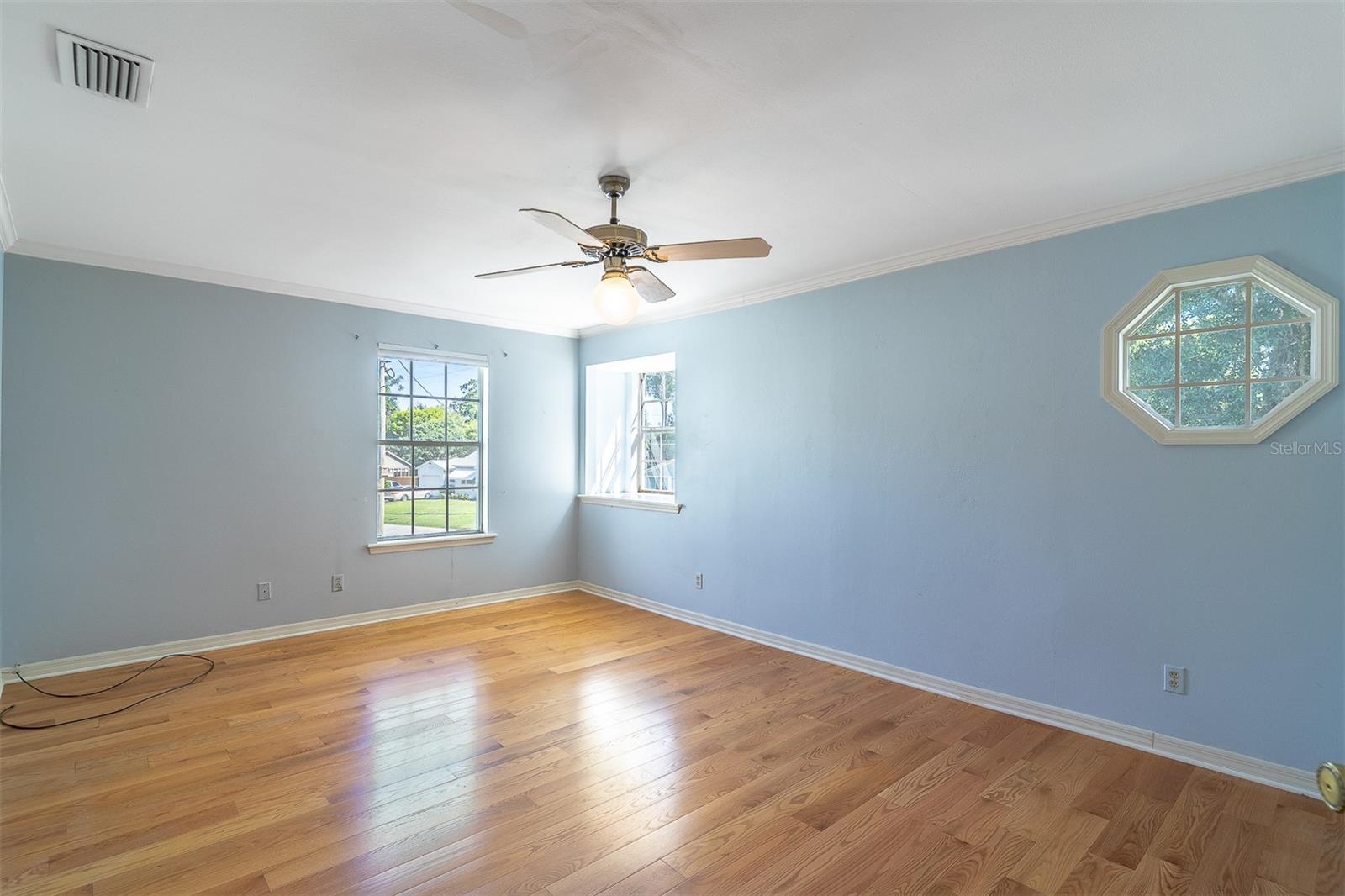 472 MAYFAIR CIR — photo 17