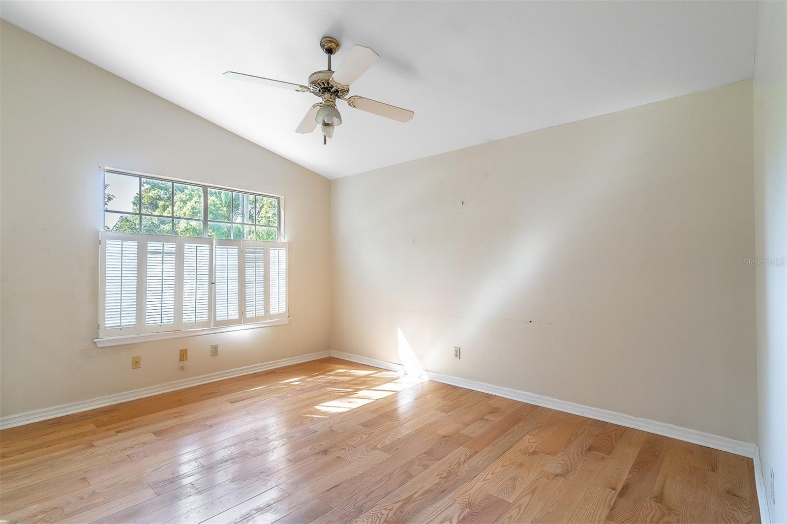 472 MAYFAIR CIR — photo 18