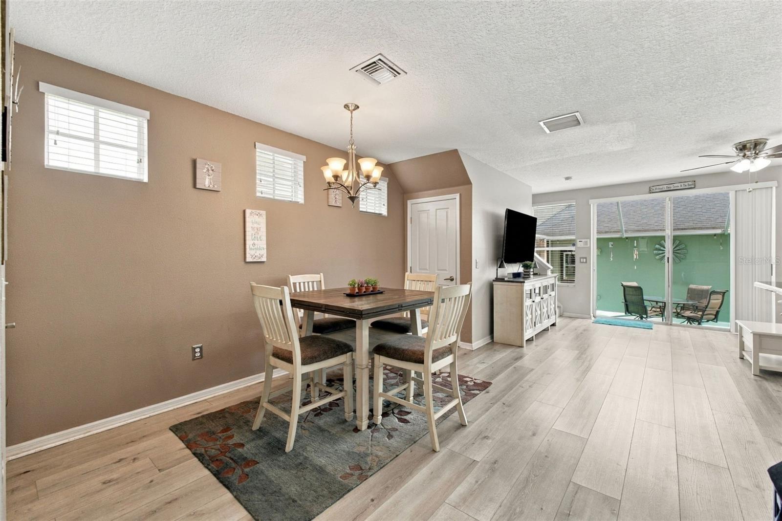 10643 MARSHA DR — photo 10
