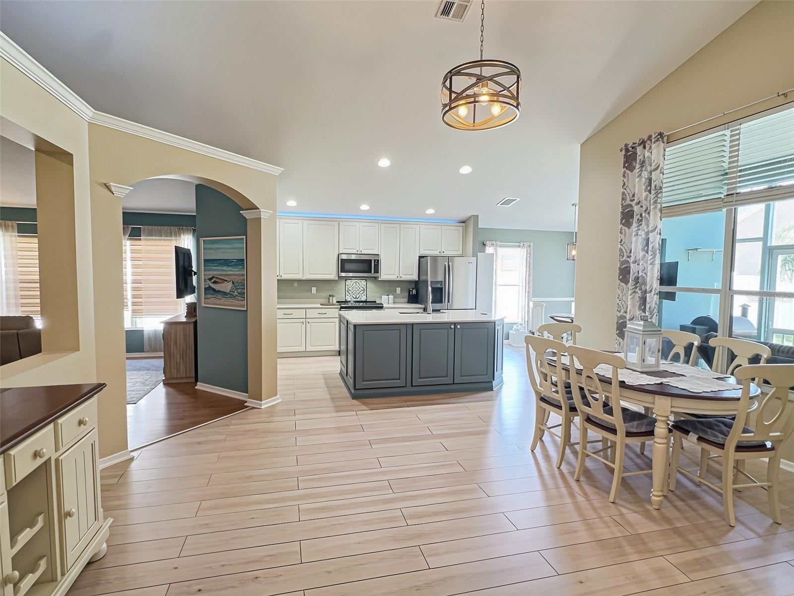 2546 ARROWPOINTE DR — photo 3