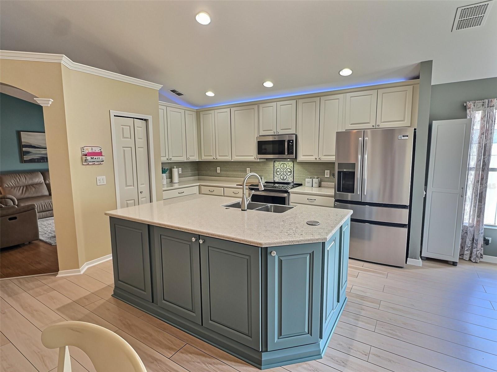 2546 ARROWPOINTE DR — photo 4