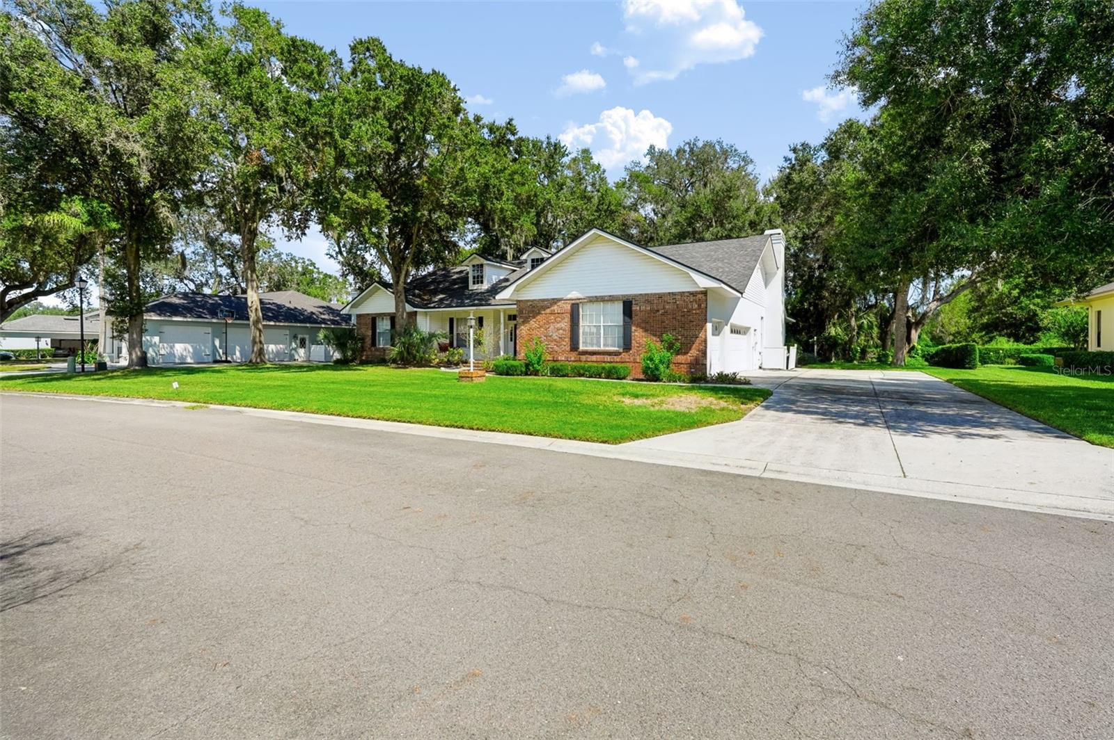 6646 ROYAL FOREST DR — photo 2