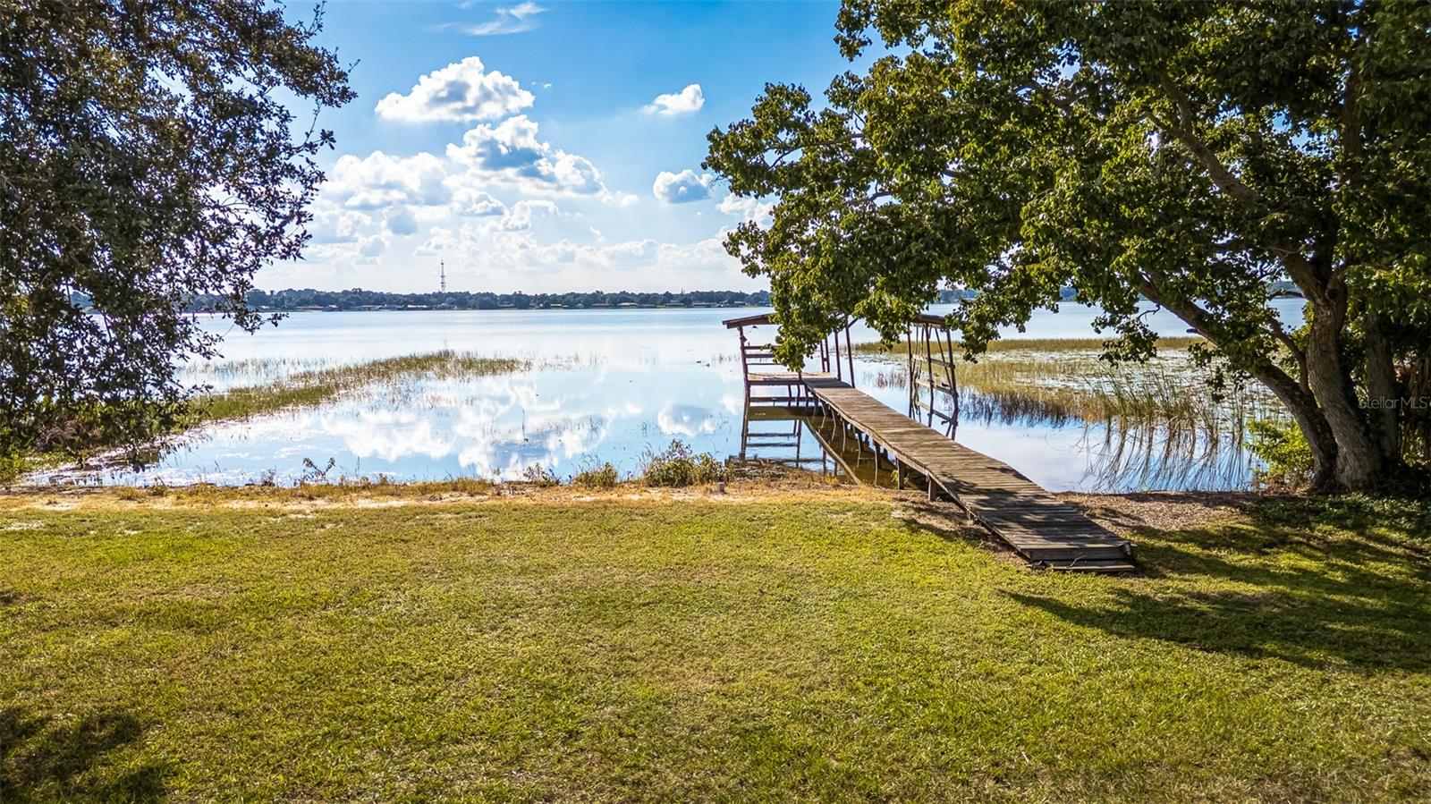 215 S LAKE HOWARD DR — photo 3