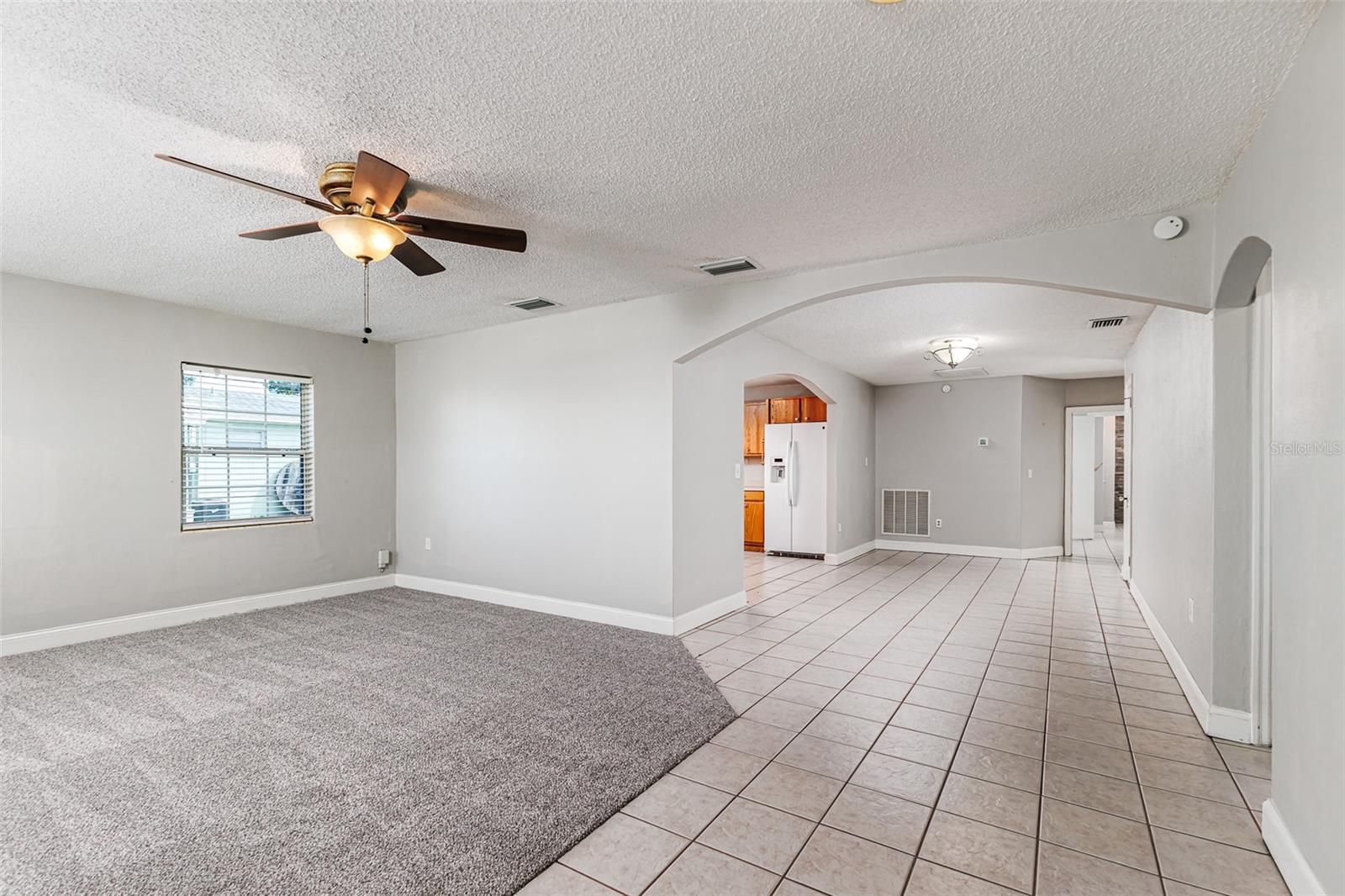 215 S LAKE HOWARD DR — photo 4