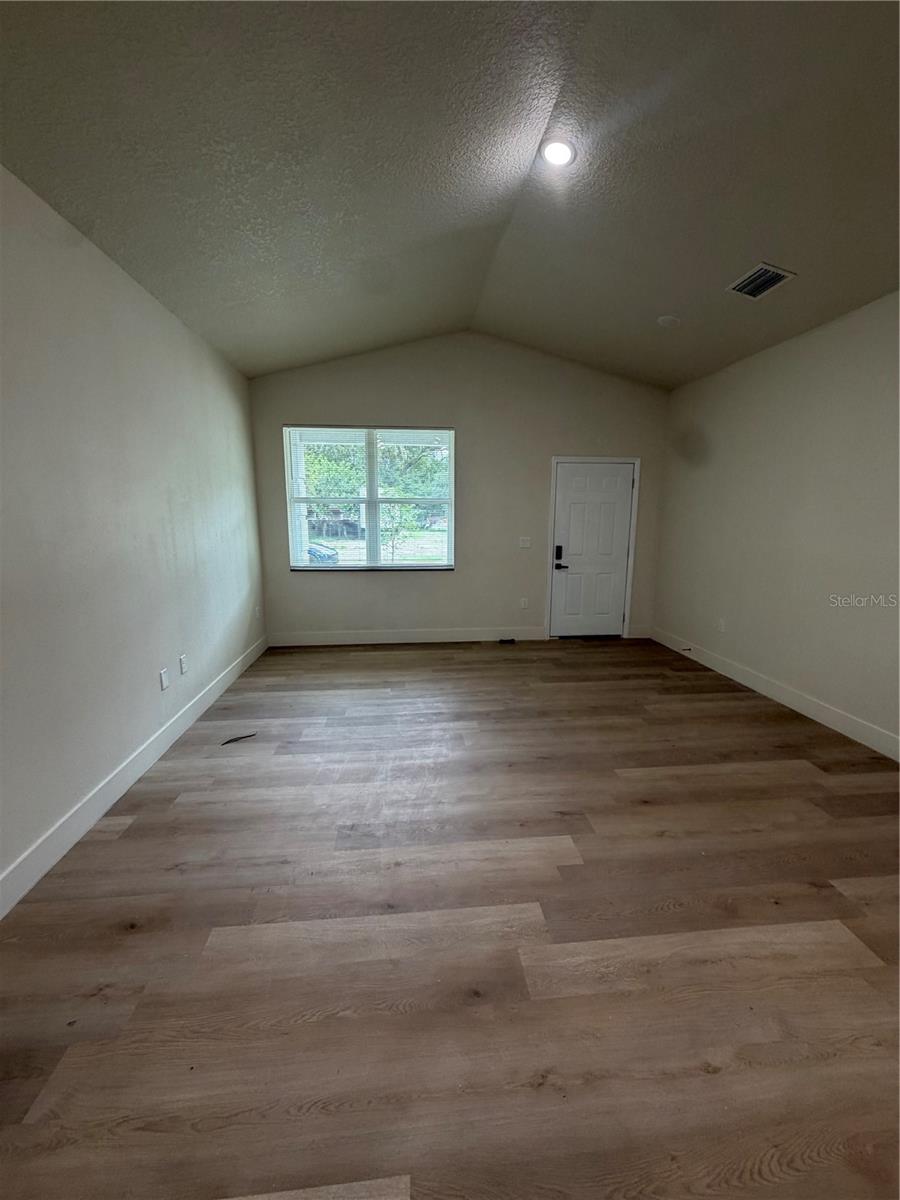 2352 ROSS ST — photo 3
