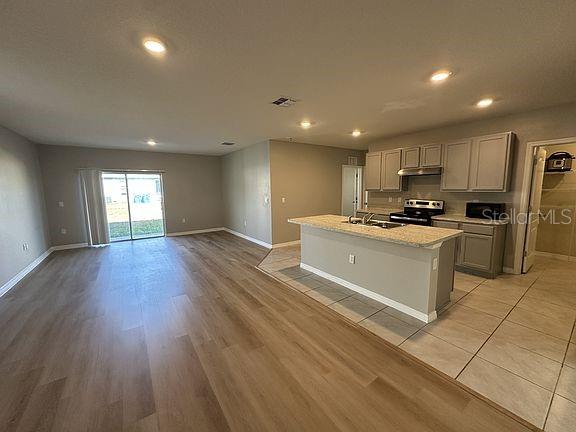 1448 BERRY LN — photo 2