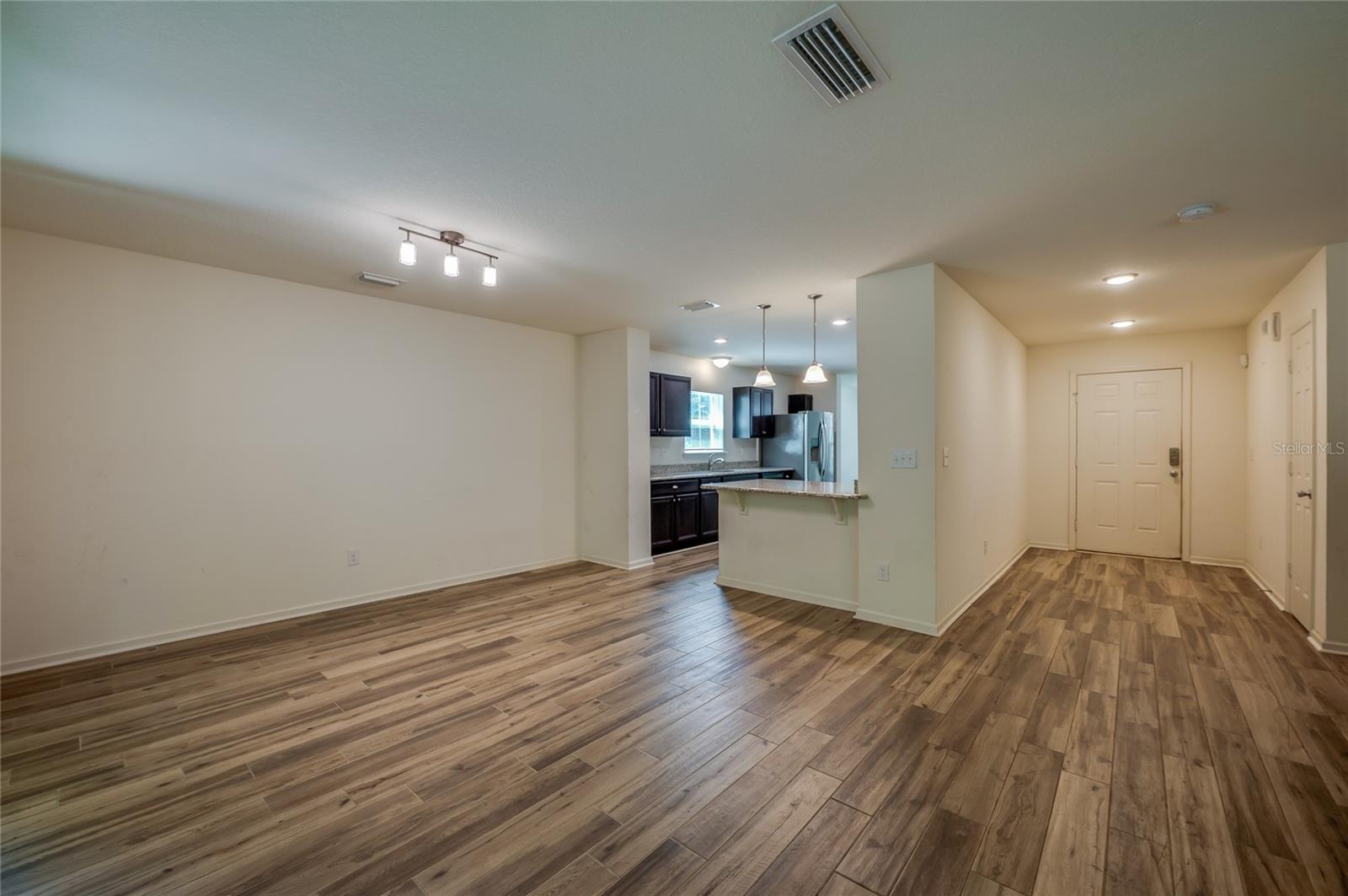 421 CHAMPION RIDGE DR — photo 2