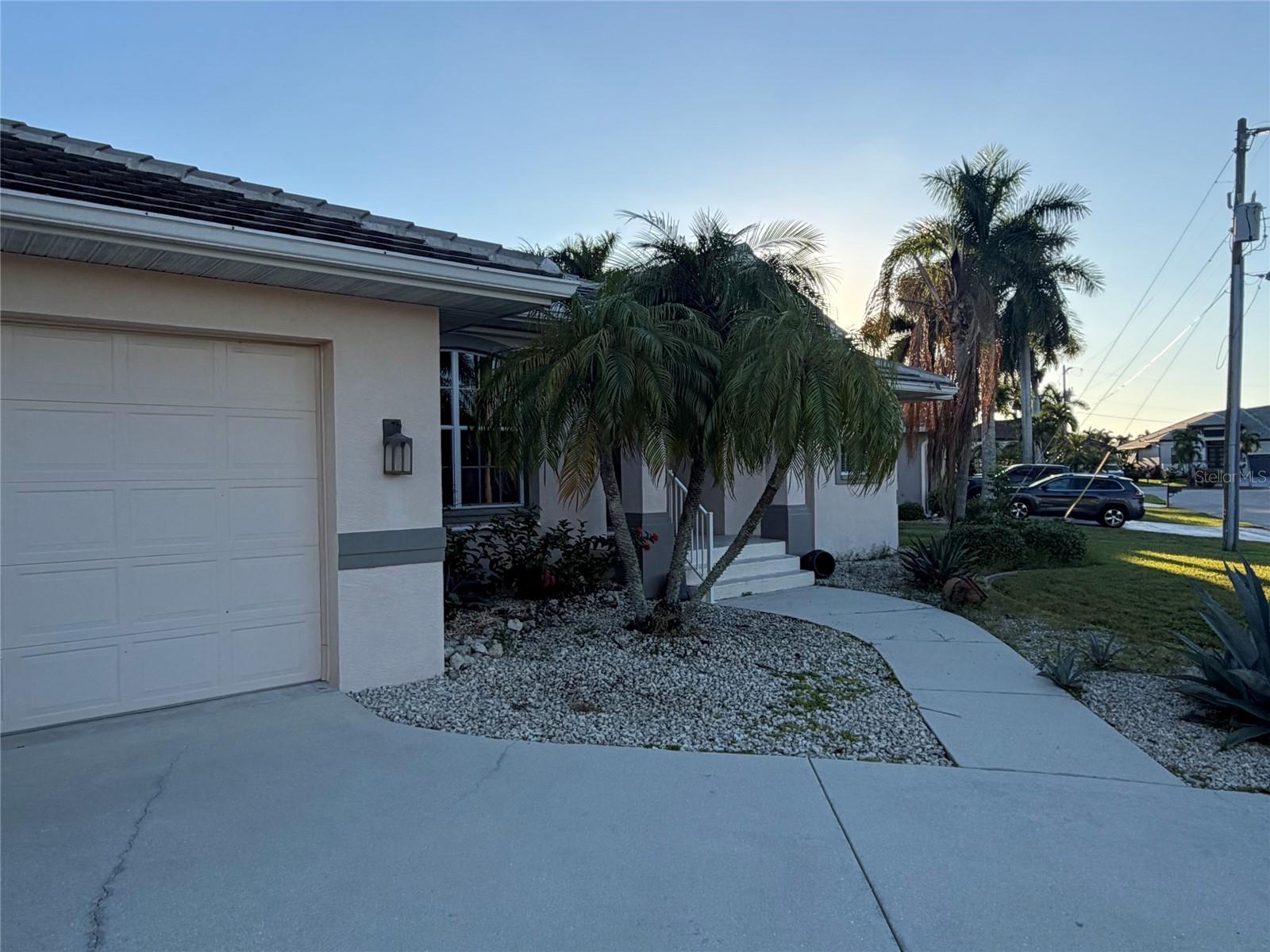 527 SAINT GIRONS CT — photo 2