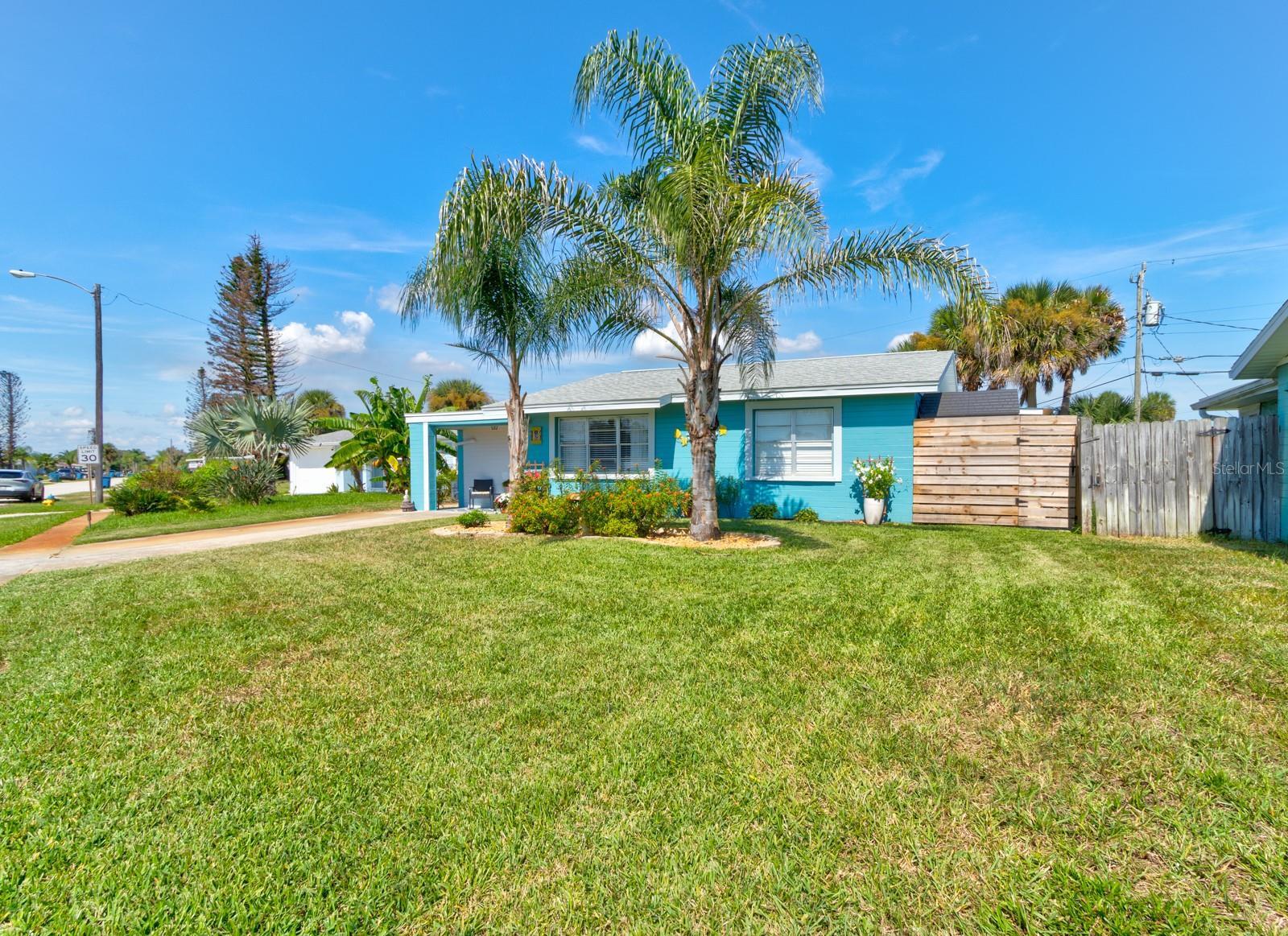14 TROPICAL DR — photo 3