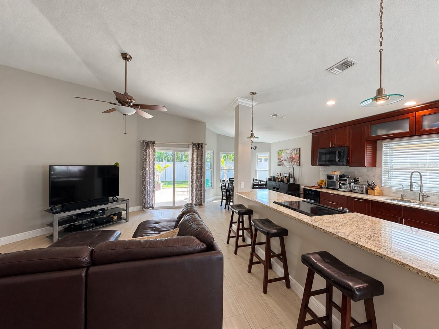2212 CATTLEMAN DR — photo 3