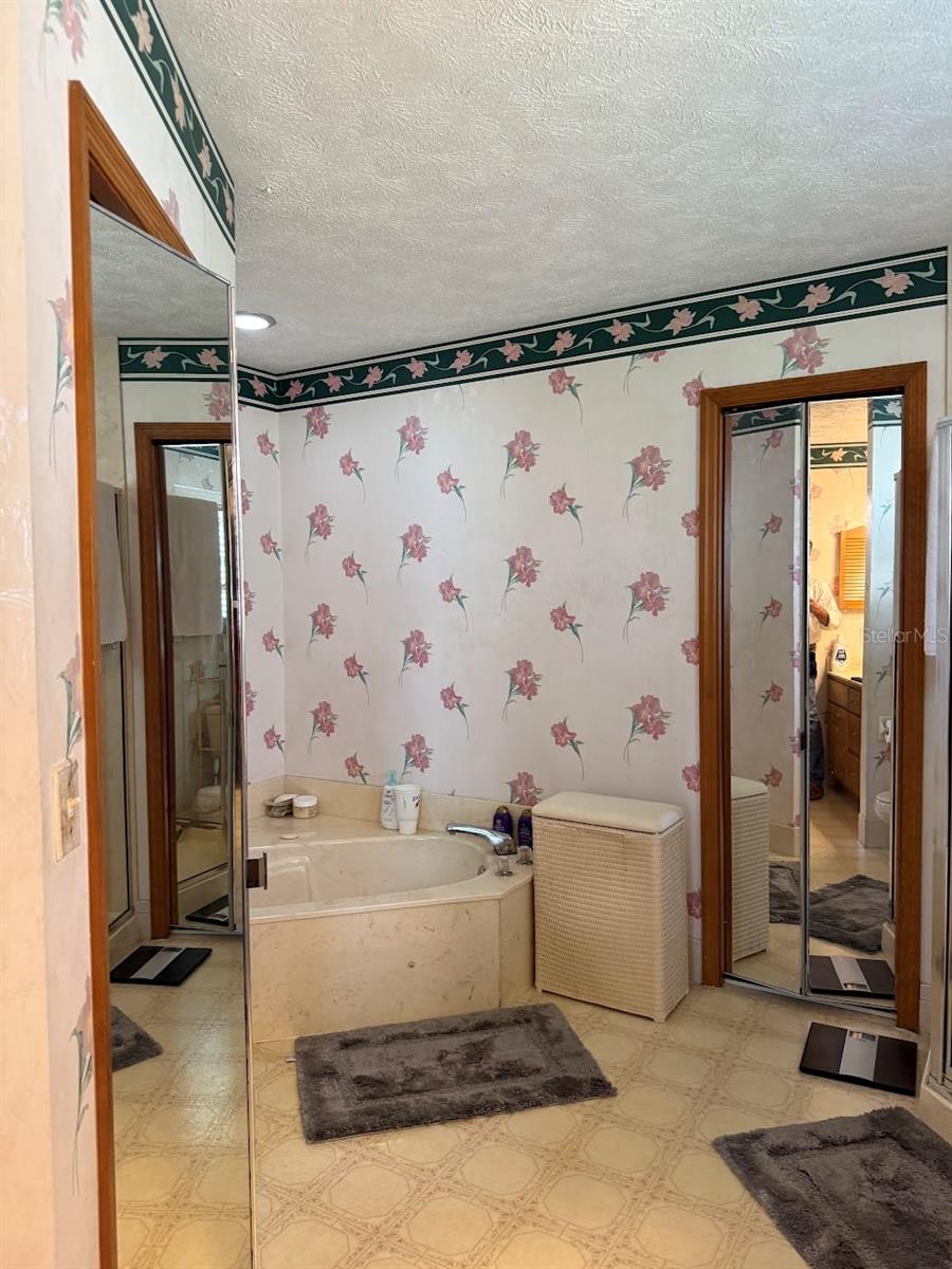 5765 NE 5TH TER — photo 7