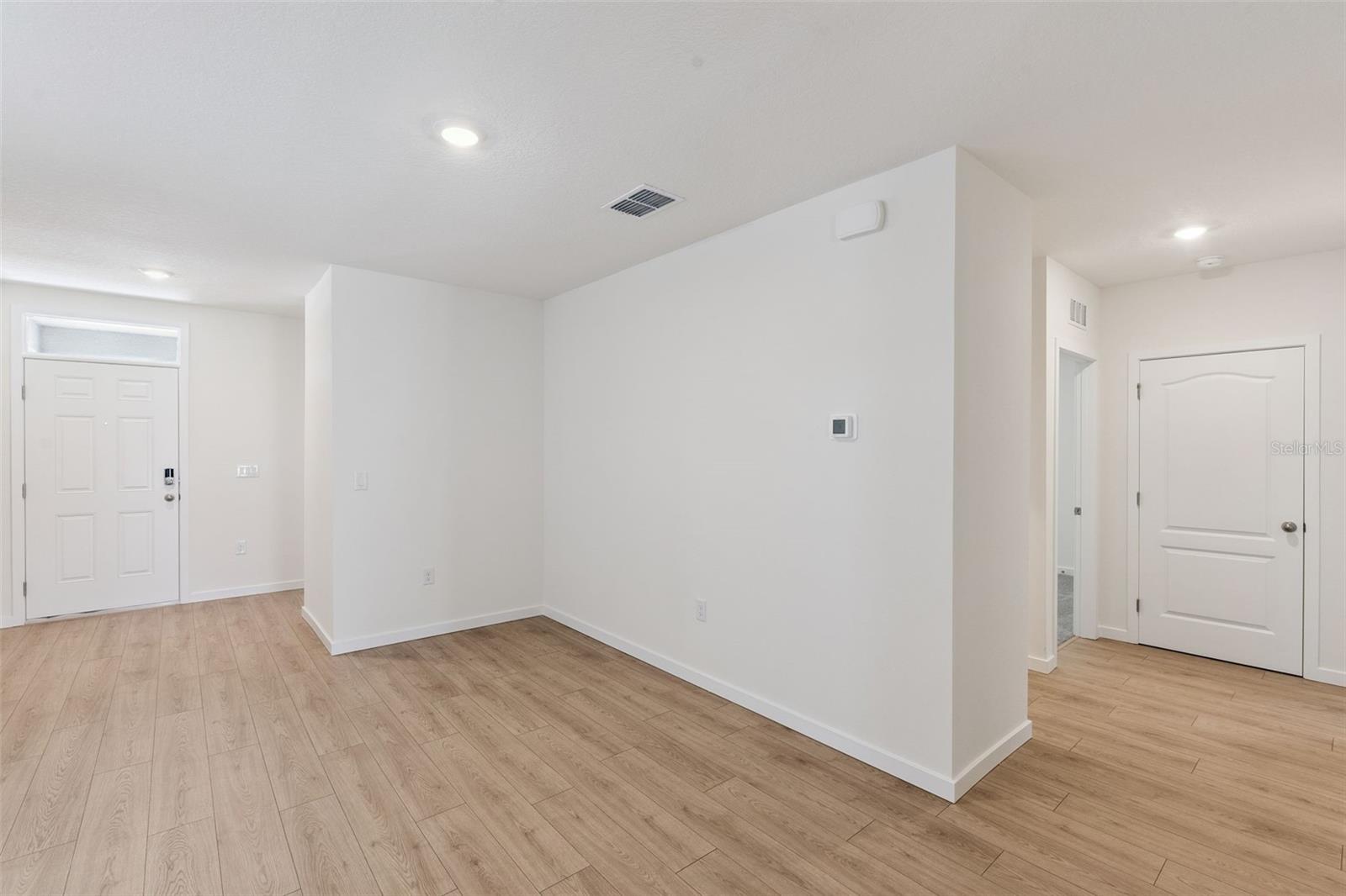 3416 SPINEYWOOD DR — photo 3