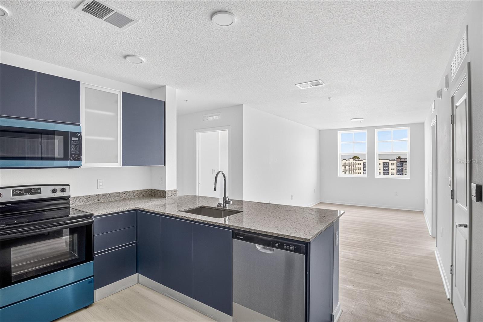 5563 MILLENIA PARK BLVD #517 — photo 2