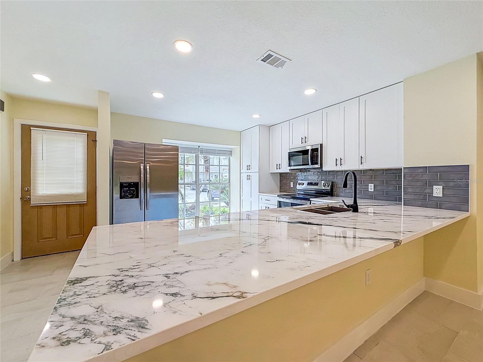 16110 RAMBLING VINE DR W — photo 2