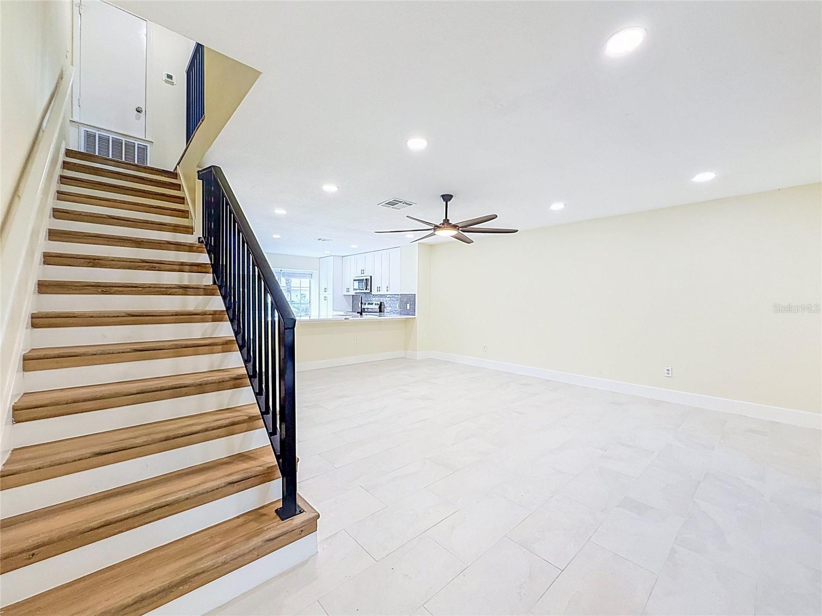 16110 RAMBLING VINE DR W — photo 3