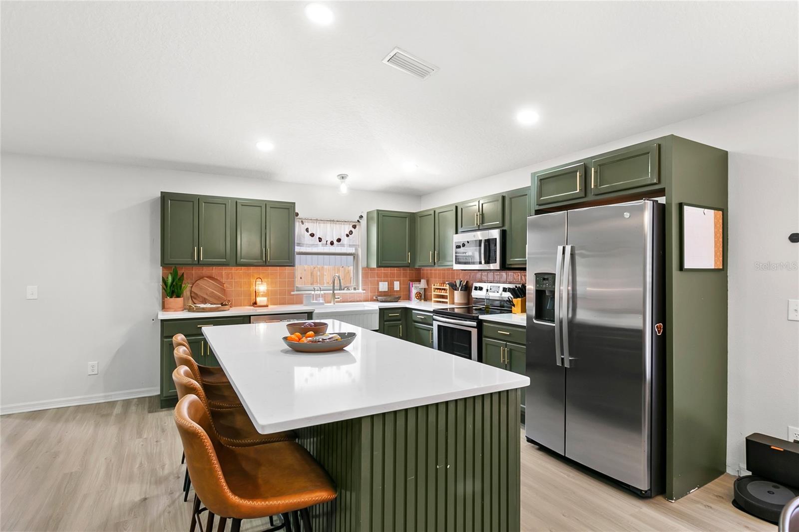 31234 CHEVY CHASE DR — photo 3