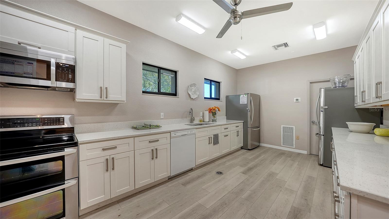 4887 PEREGRINE POINT CIR E — photo 47
