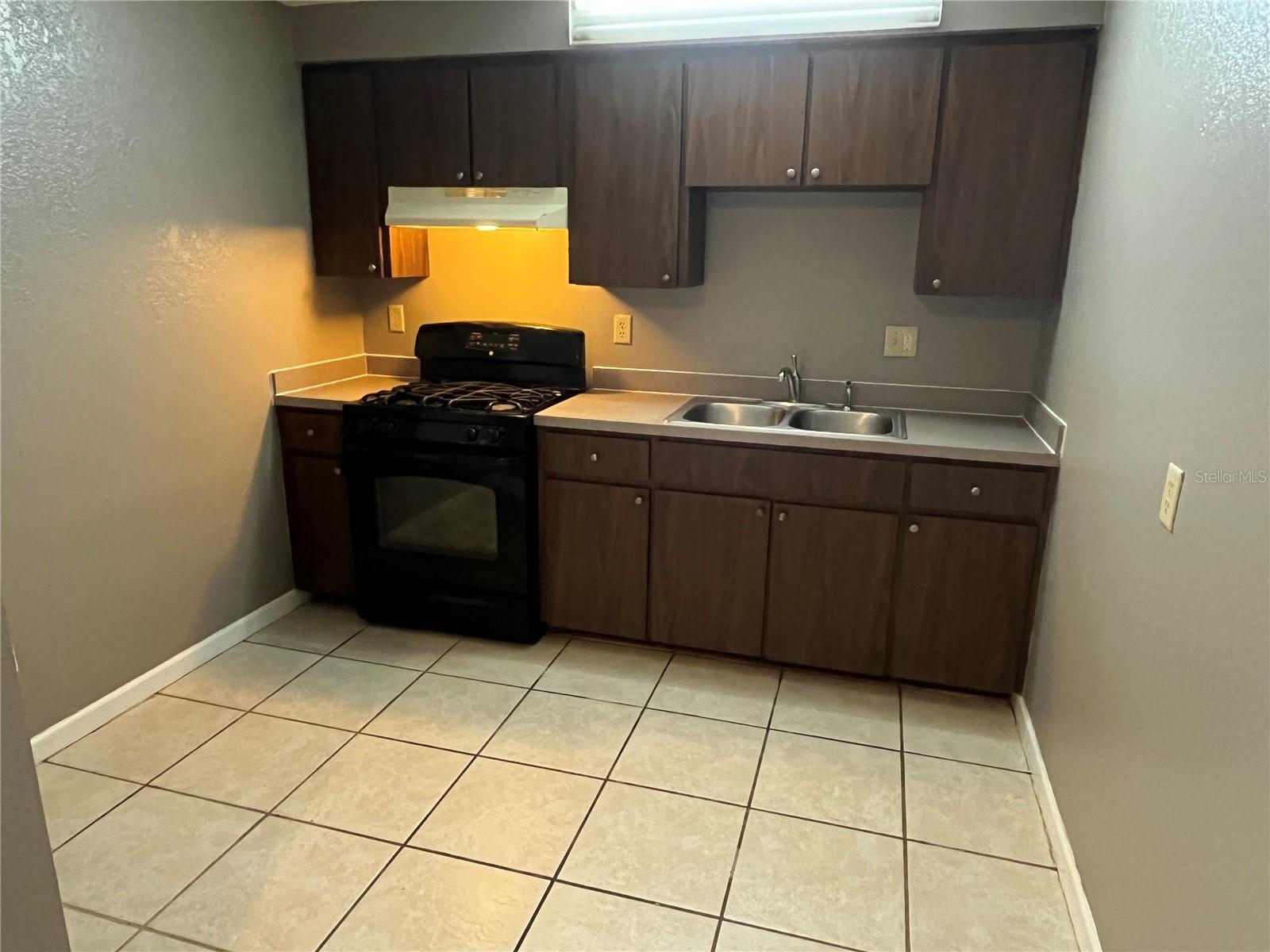 2602 TRINITY CIR NW #C — photo 4