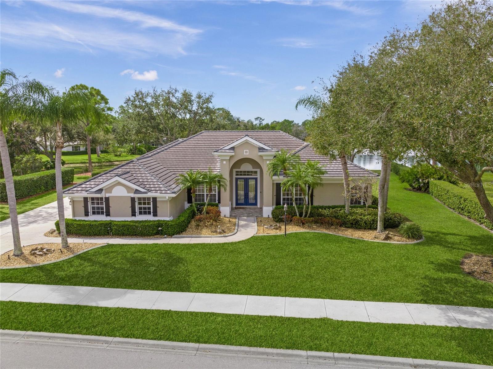 9075 MISTY CREEK DR — photo 2
